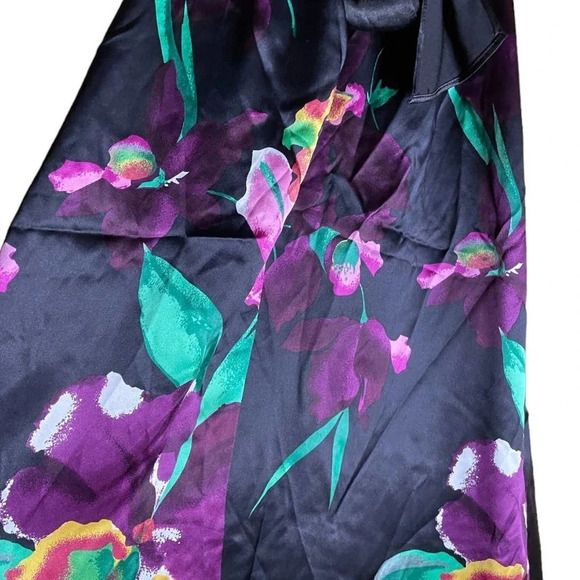 TAHARI Women's 100% Silk Halter Floral Top Size Small Tie Back Keyhole - Picture 9 of 10